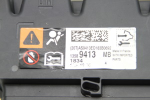 Opel Astra J (2009–2017) Airbag module 13589413 - 3