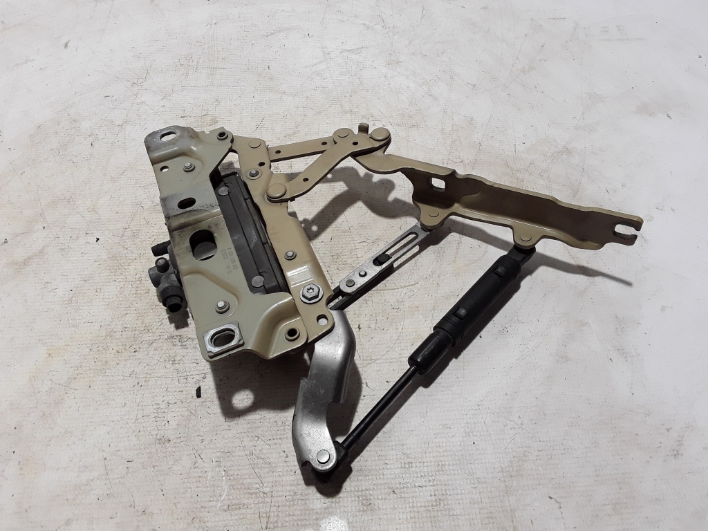 BMW 5 Series F10/F11 (2009-2017) Front Right Bonnet Hinge 7191328 22479931