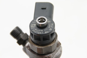  Fuel injector 