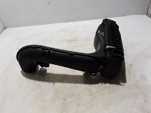 BMW 5 SERIES F11 (2010–2017) Luftfiltergehäuse 8573869 - 3