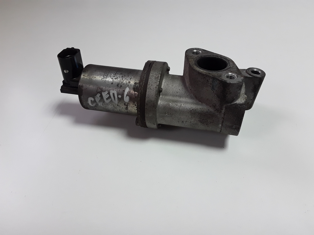 Used Kia ceed EGR valve 284102A300