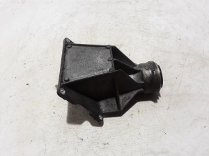   Front axle bracket 