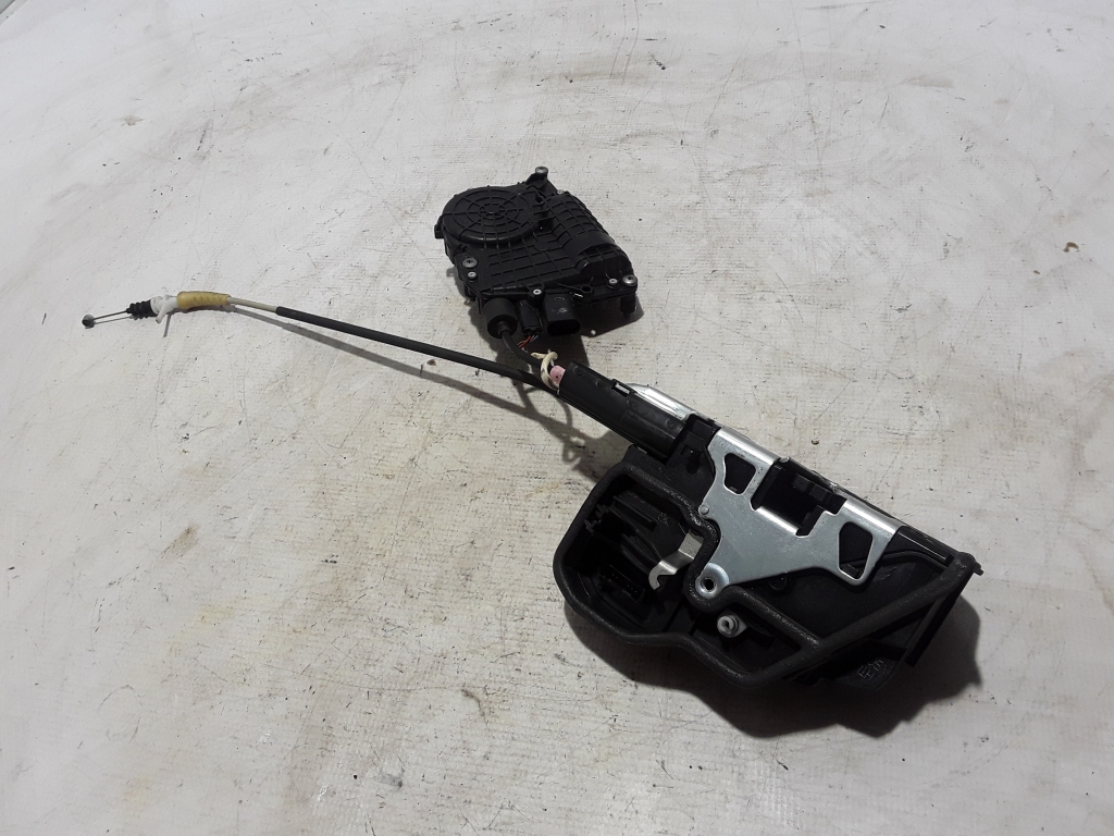 Used BMW 5 SERIES Rear side door lock 7154515