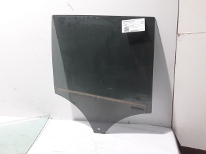 Tagumise külgukse klaas - 31442380