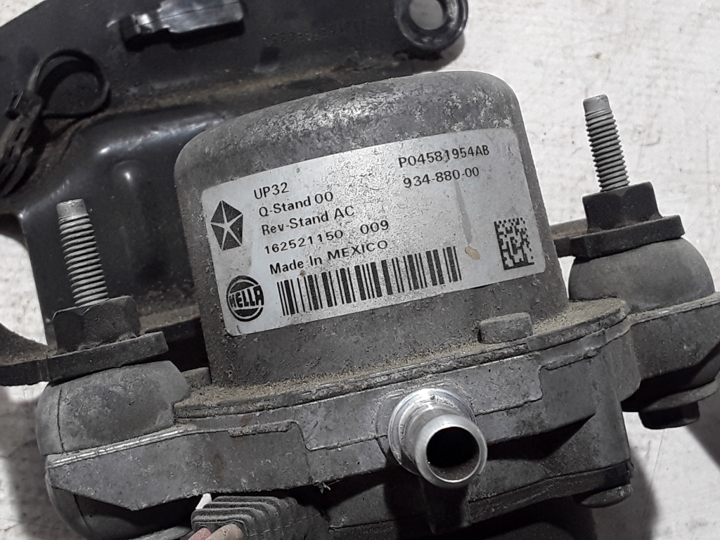 Used Dodge Durango Vacuum pump 04581954AB