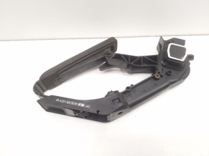 Mercedes Benz CLS-Class 219 (2004–2010) Gaasipedaal A2113000504 - 2