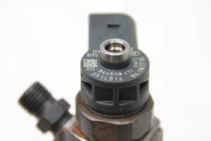  Fuel injector 