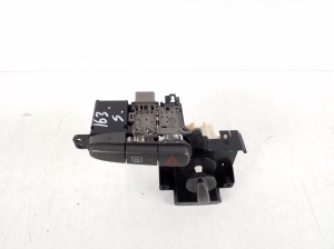 TOYOTA Yaris Verso (1999–2006) Schalter und seine Teile 84010-52120 - 3