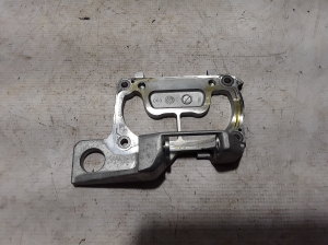  Engine holder 