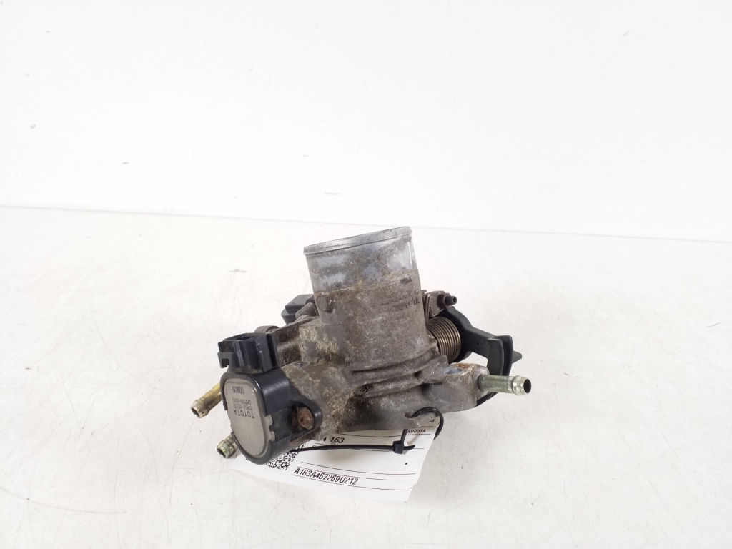 Used TOYOTA Yaris Verso Accelerator valve 22210-21020