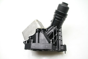 BMW 5 SERIES G30 (2016–2026) Ölfiltergehäuse 8570063