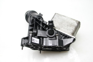 BMW 5 SERIES G30 (2016–2026) Ölfiltergehäuse 8570063 - 2