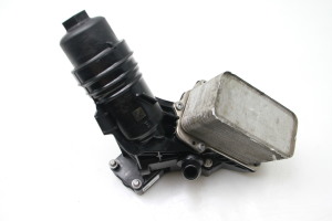 BMW 5 SERIES G30 (2016–2026) Ölfiltergehäuse 8570063 - 4