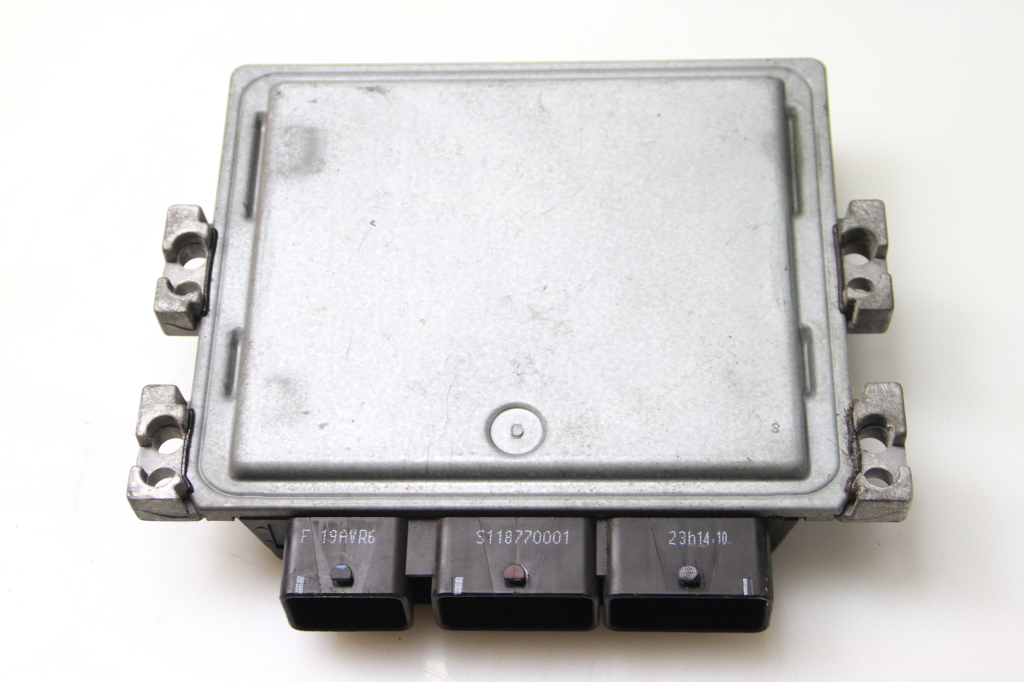 RENAULT Scenic 2 generation (2003-2010) Engine Control Unit ECU 8200565863 24794685