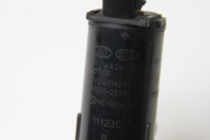 Kia Sportage (2010–2016) Front windshield washer pump 985102S100 - 2