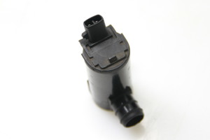 Kia Sportage (2010–2016) Front windshield washer pump 985102S100 - 4