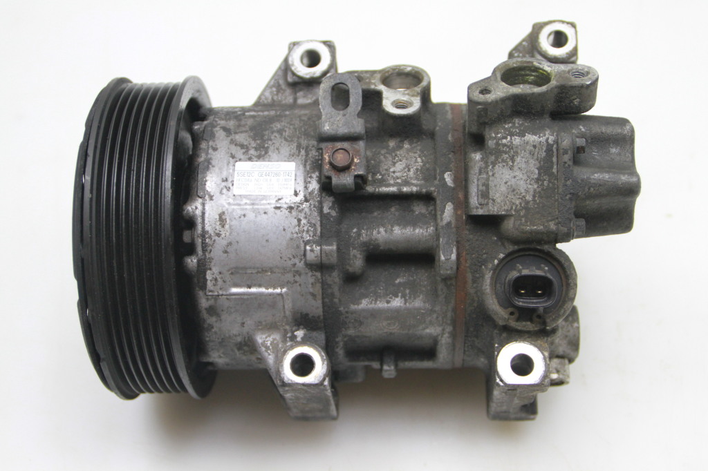 Used TOYOTA Avensis Air conditioner compressor 5SE12C