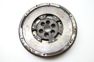  Clutch flywheel 