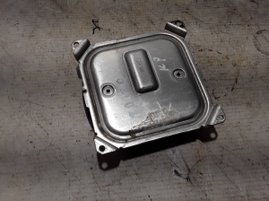 RENAULT Trafic III (2014–2022) Xenon headlight control unit 260556623R - 2