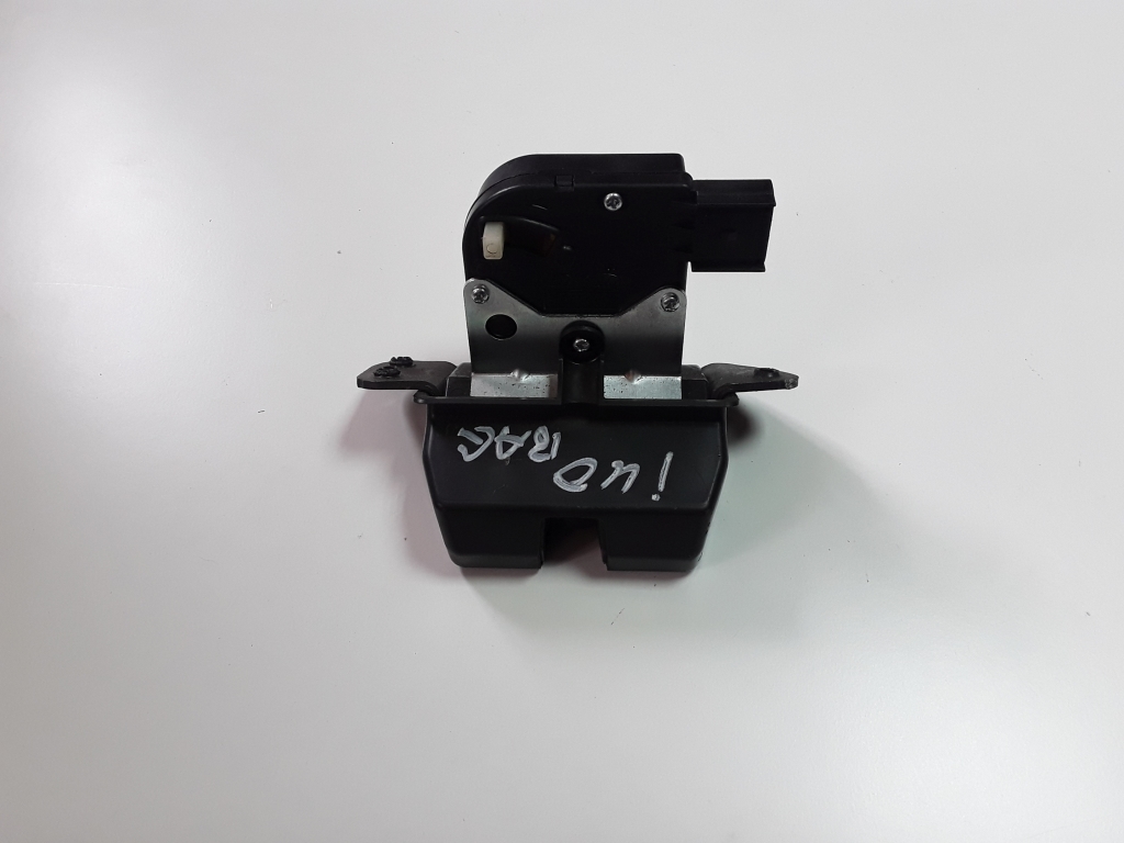 Hyundai i40 (2011–2026) Trunk lid lock 812303Z000 Hyundai i40 (2011–2026) Trunk lid lock 812303Z000