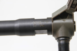  Fuel injector 