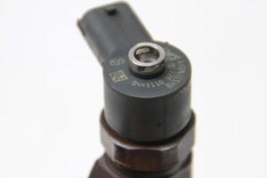  Fuel injector 