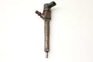  Fuel injector 