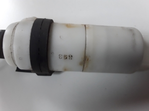 Kia Carens (2013–2026) Front windshield washer pump 652 - 2