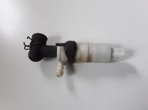 Kia Carens (2013–2026) Front windshield washer pump 652 - 3