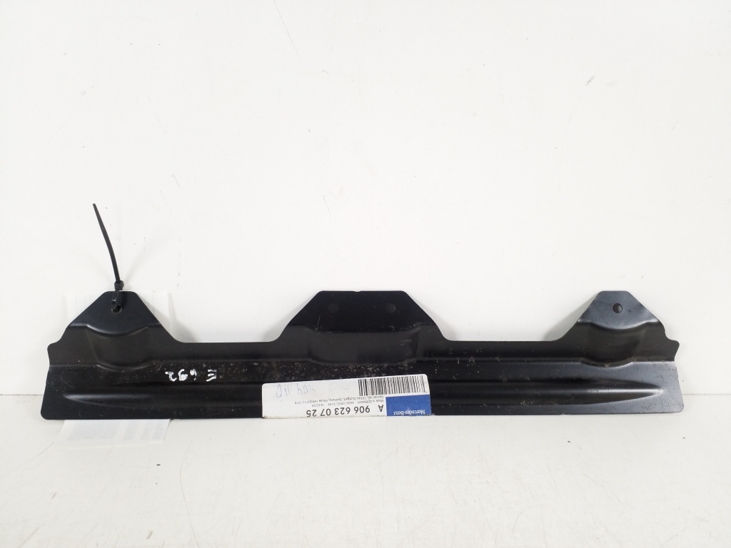 MERCEDES-BENZ Sprinter 2 generation (906) (2006-2018) Front Left Fender Holder A9066230725 21436665