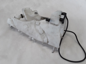 VOLVO S40 II (2004–2013) Esiklaasi pesuvedeliku paak 30657121 - 3