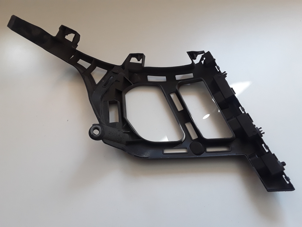 PEUGEOT 3008 2 generation (2017-2023) Aizmugurējā labā bampera stiprinājums 9811280380 27617084