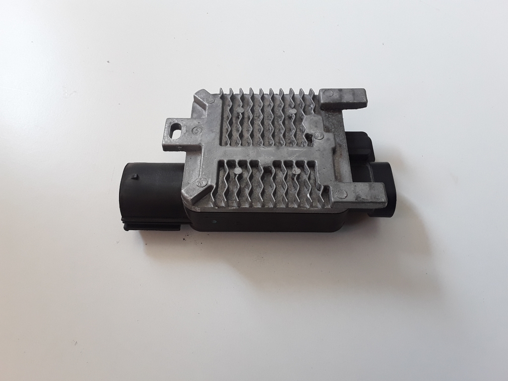 Used Ford Transit Connect Cooling fan relay 940002906