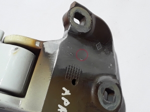  Rear tailgate hinge 