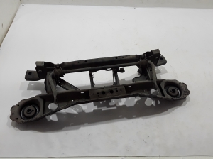 VOLVO V40 (2012–2019) Tagasild ja selle osad 31277671 - 2