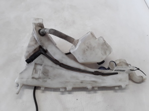 VOLVO V50 (2004–2012) Front washer fluid reservoir 31253149 - 2
