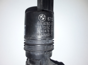 BMW 5 SERIES F10 (2010–2017) Front windshield washer pump 6934160 - 3