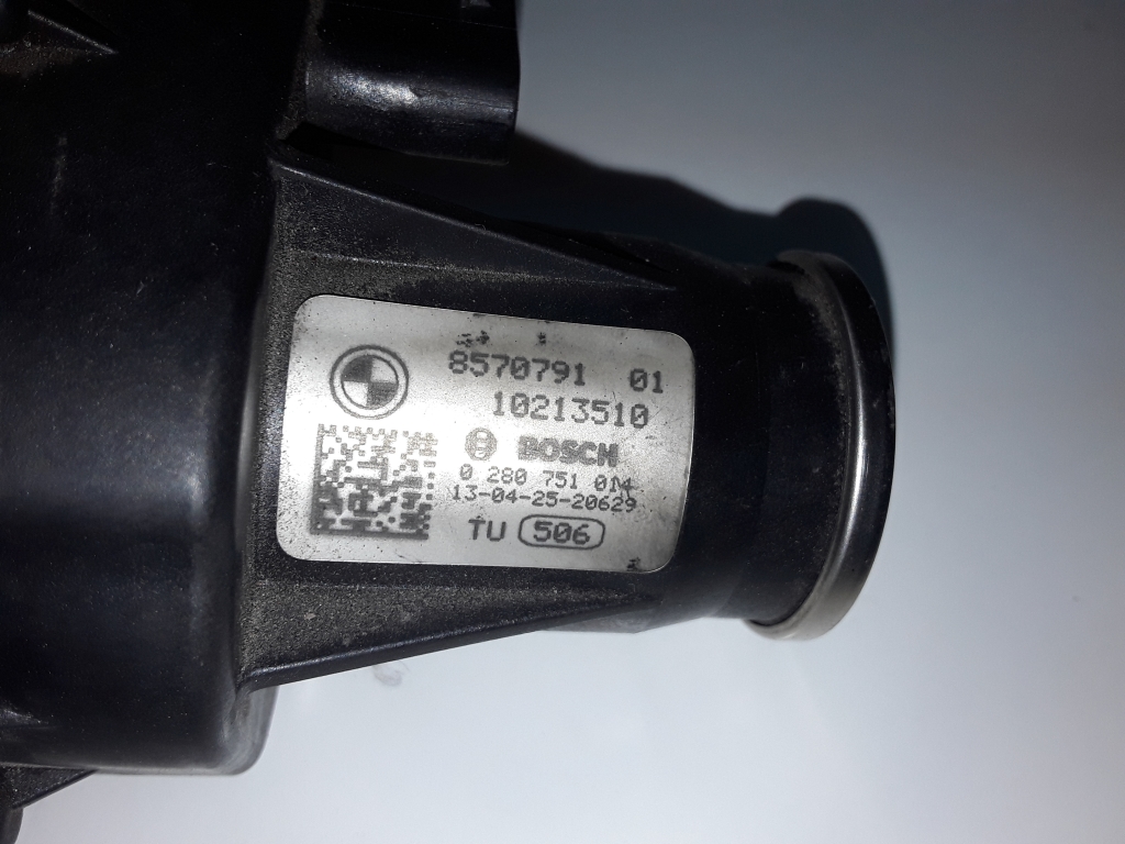 Used BMW 5 SERIES Intake manifold valve motor 8570791