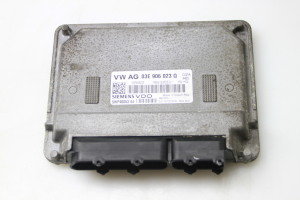 Calculateur moteur - 03E906023Q