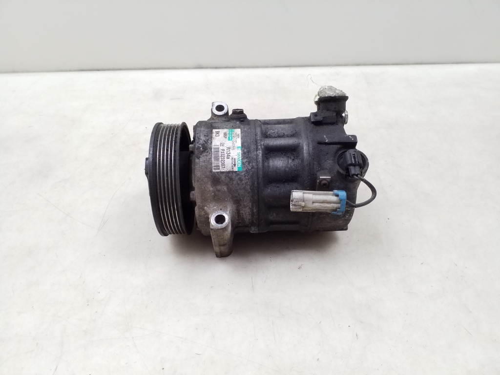 Used Opel Insignia Air conditioner compressor 13232307