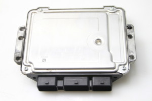 Ford Focus (2004–2011) Engine control unit 8M5112A650LG - 2