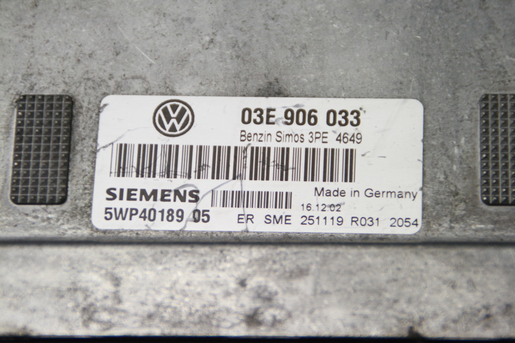 VOLKSWAGEN Polo 4 generation (2001-2009) Блок управления двигателем 03E906033 24785561