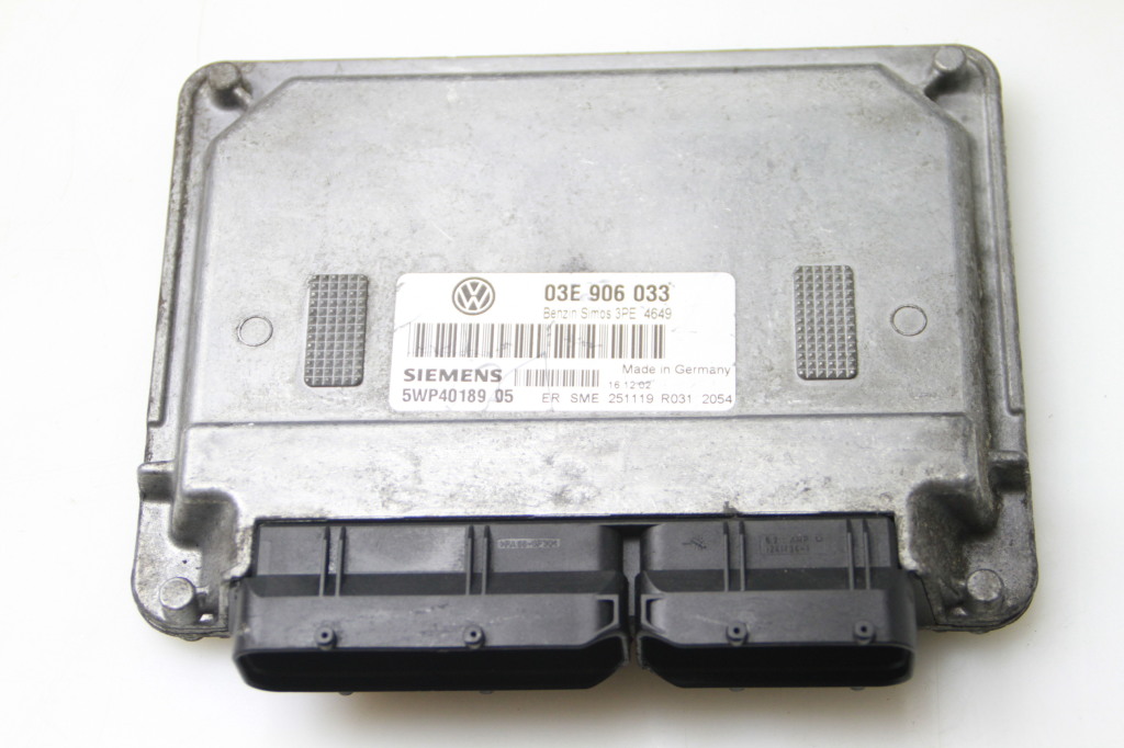 VOLKSWAGEN Polo 4 generation (2001-2009) Блок управления двигателем 03E906033 24785561