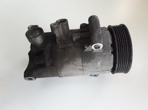 Volkswagen Passat B8 (2014–2023) Konditsioneeri kompressor 5Q0820803D - 2