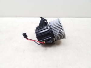  Cabin shoulder motor 