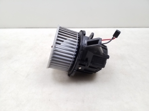  Cabin shoulder motor 