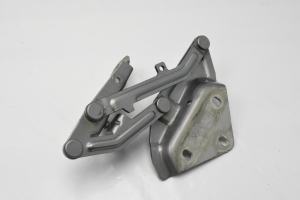 Volkswagen Touareg I (2002–2010) Scharnier Motorhaube 7L6823302 - 4
