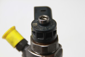  Fuel injector 