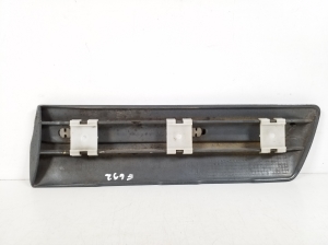 Mercedes Benz E-Class W210 (1995–2002) Beplankung Zierleiste Kotflügel A2106900182 - 3