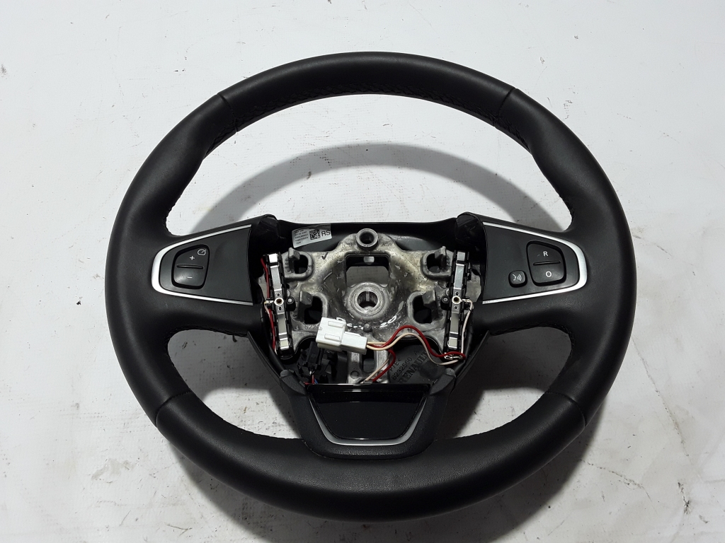 Used RENAULT Clio Steering wheel 484005241R